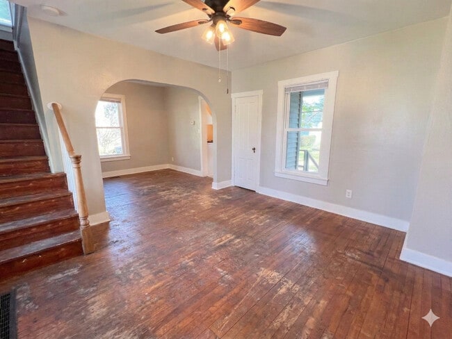 Building Photo - 721 Dean St