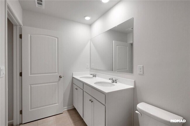 Building Photo - 3080 Greyton Dr