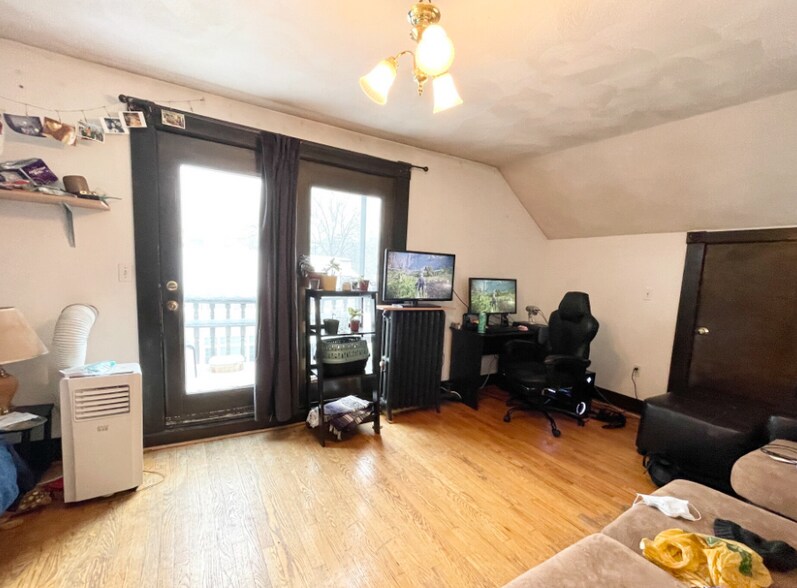 Building Photo - 112 Allston St