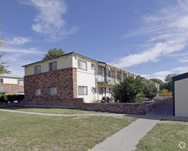 Building Photo - Sierra Meadows Apartments