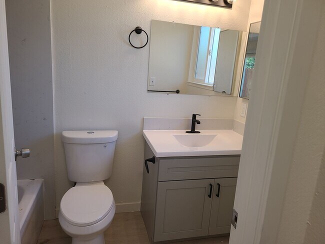 Building Photo - 7945-7947 Tangors Way