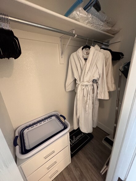 Building Photo - 1629 N Clarkson St