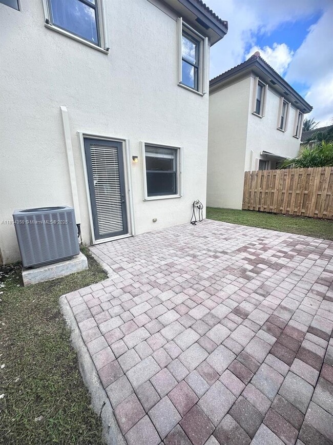 Building Photo - 15290 SW 118th Terrace