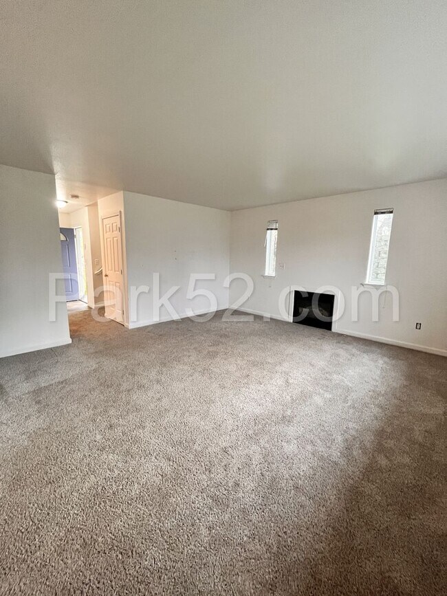 Building Photo - 112 126th St E