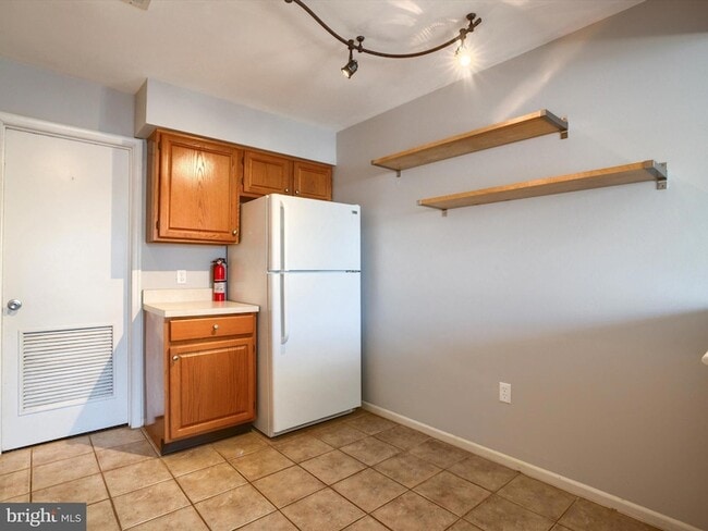 Building Photo - 110 Mews Dr