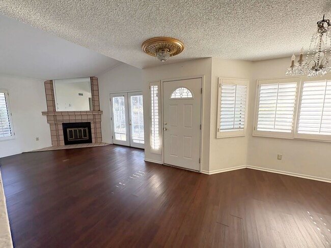 Building Photo - 3 Bedroom Rancho Cucamonga Condo