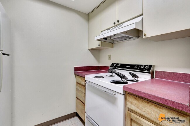 Building Photo - Cozy Condo for Rent in East Anchorage!