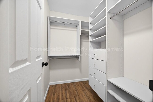 Building Photo - 531 Saravalle Dr