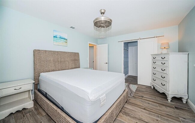 Building Photo - 969 Gulf View Blvd