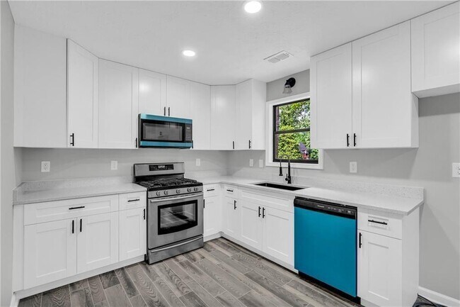 Building Photo - 5303 Kemper Pl
