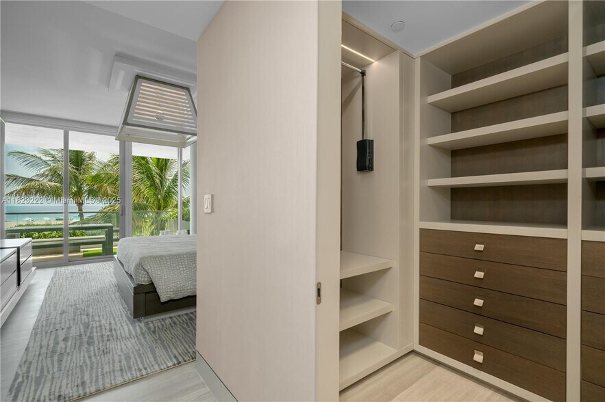 Building Photo - 321 Ocean Dr