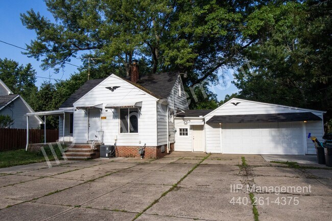 Building Photo - Lovely 3BD & 1.5BA Updated Home in North R...