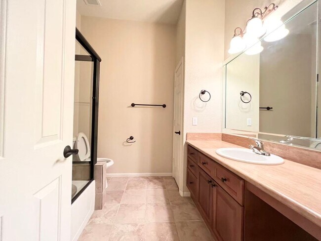 Building Photo - 2105 Eaglepath Cir
