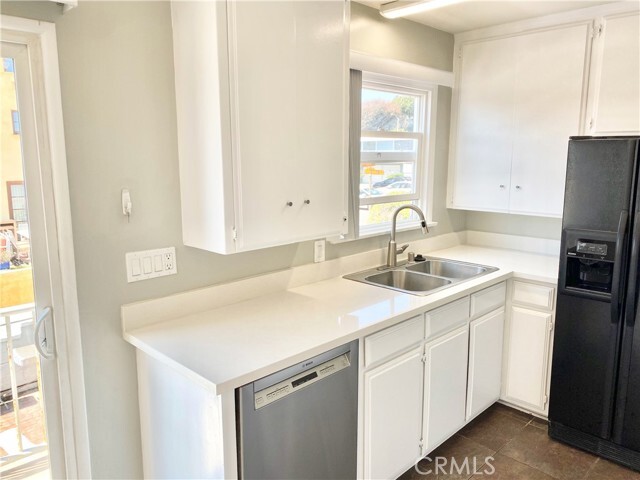 Building Photo - 2231 Hermosa Ave