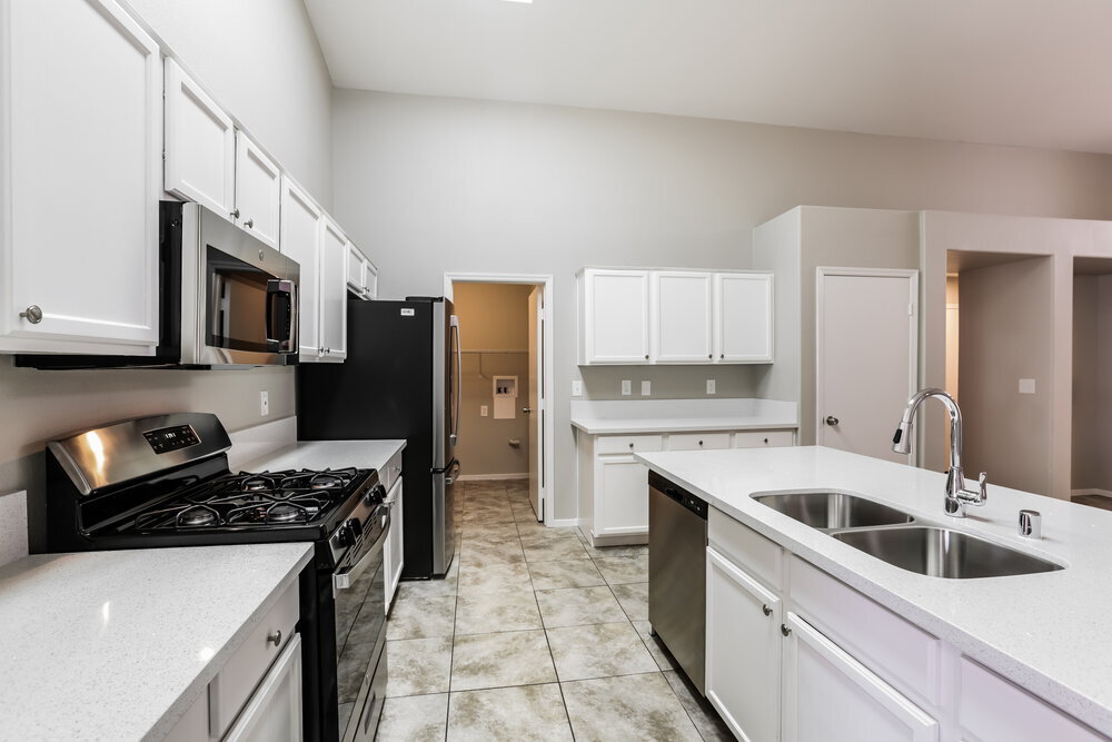 Building Photo - 1025 Blue Lantern Dr