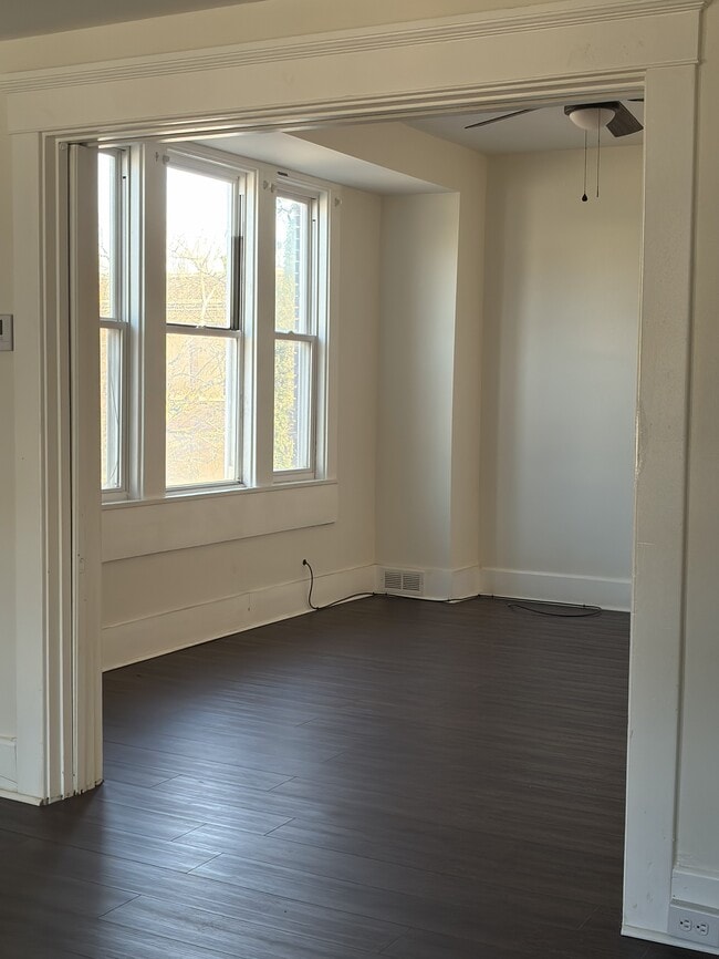 Building Photo - 201 S 4th St