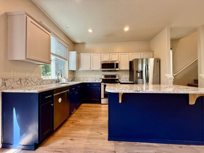 Building Photo - Updated Craftsman on Corner Lot in Aloha~ ...