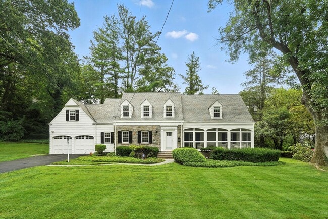 Primary Photo - 192 Fox Meadow Rd