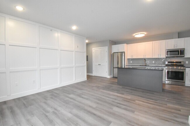 Building Photo - 4201 Bergen Turnpike