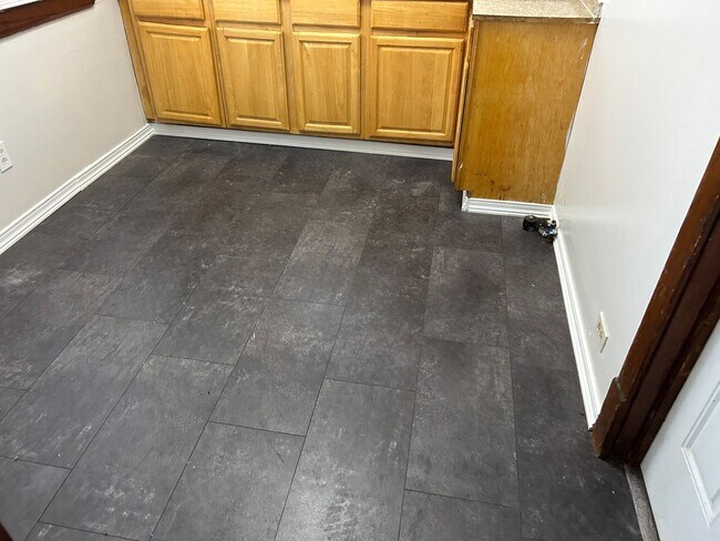 Building Photo - 2646-2648 E 122nd St