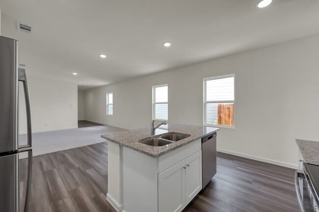 Building Photo - 15009 Ronan Dr