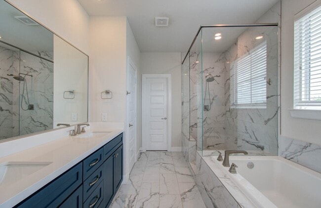 Building Photo - 2812 Grand Fountains Dr