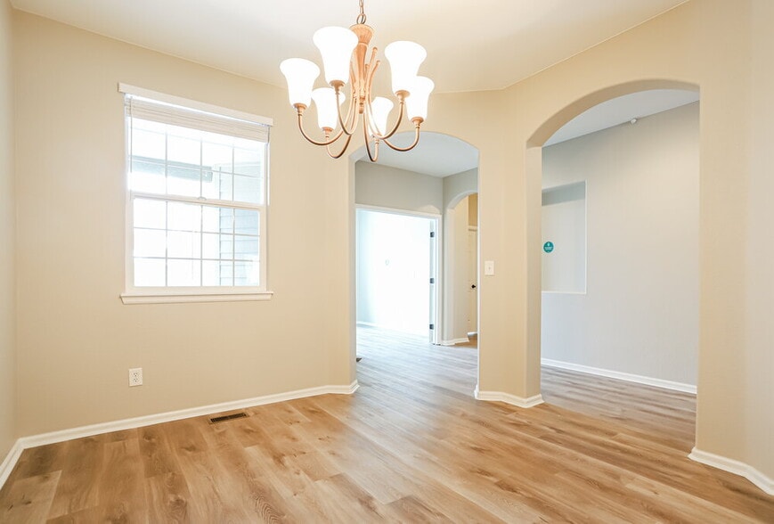 Building Photo - 2550 Paint Pony Cir