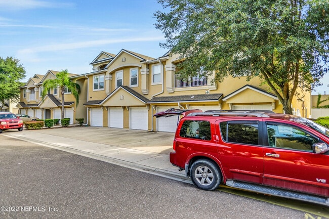 Building Photo - 7051 Deer Lodge Cir