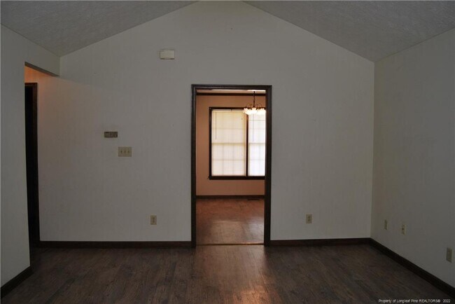 Building Photo - 5837 Maidstone Ln