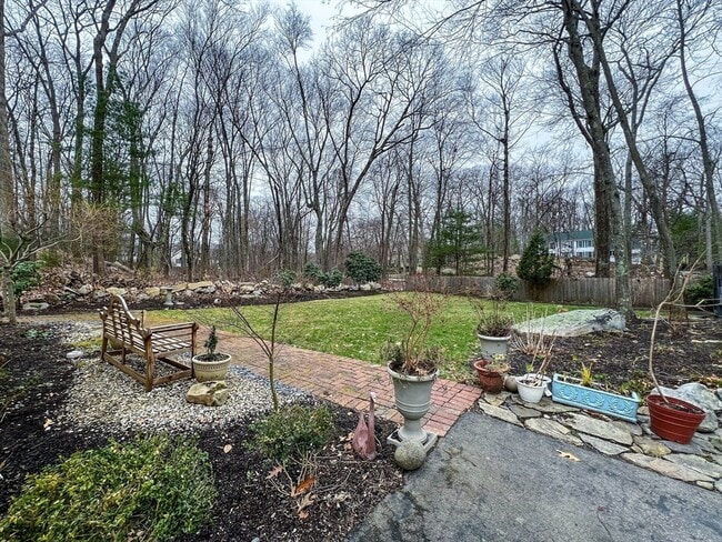 Building Photo - 56 Rockridge Rd