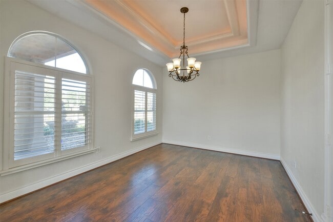 Building Photo - 8114 Hideaway Lake Cir