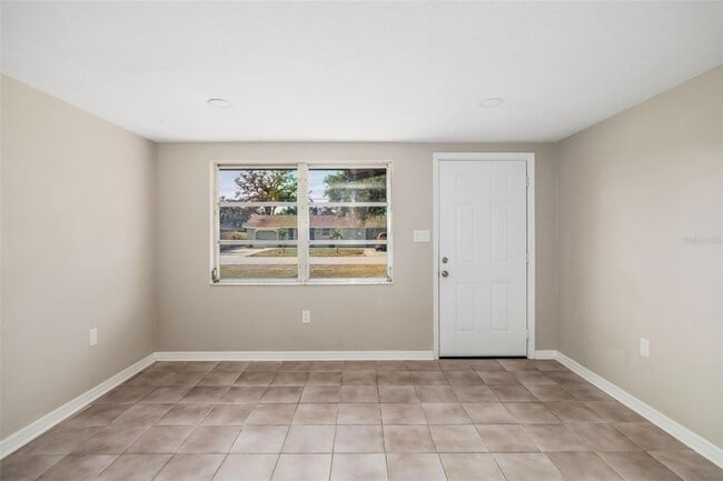 Building Photo - 6051 Carlton Ave