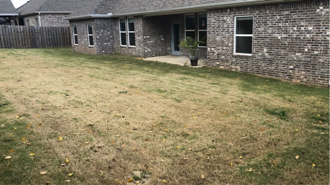 Building Photo - 750 Hawthorn Way