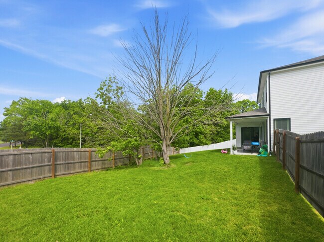 Building Photo - 3201 Crestwood Ln