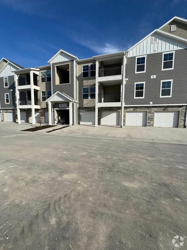 Building Photo - Condo in the Lehi Exchange Community!! 3 b...