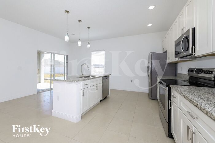 Building Photo - 257 Elm Ct