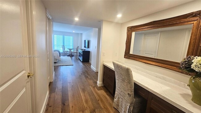 Building Photo - 4001 N Ocean Blvd