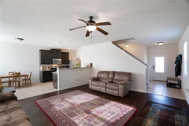 Building Photo - 1501 Treeta Trail