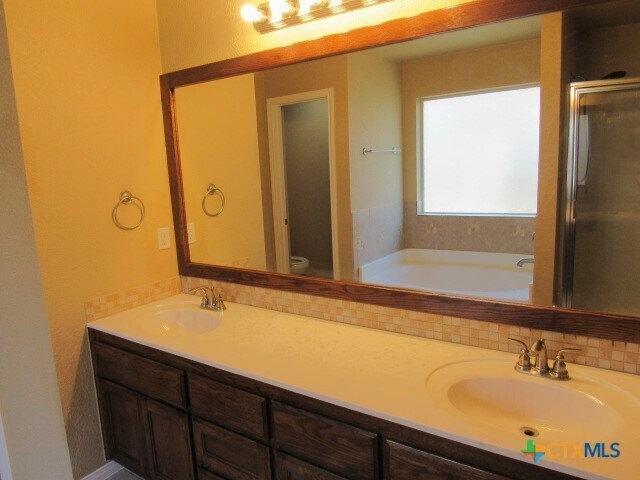 Building Photo - 3404 Jacob St