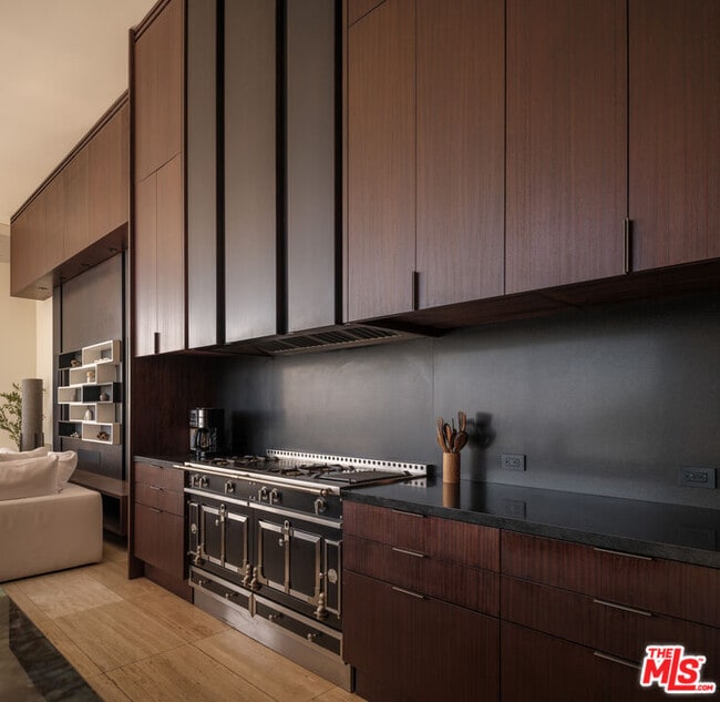 Building Photo - 1305 Collingwood Pl