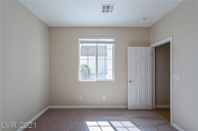Building Photo - 7225 Fern Meadow St
