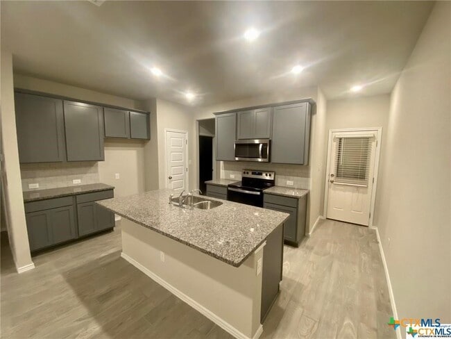 Building Photo - 2440 Dielman Dr