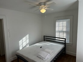 Building Photo - 1720 Roseland St