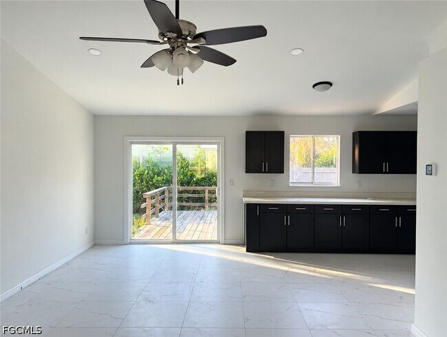 Building Photo - 26825 St Thomas Dr