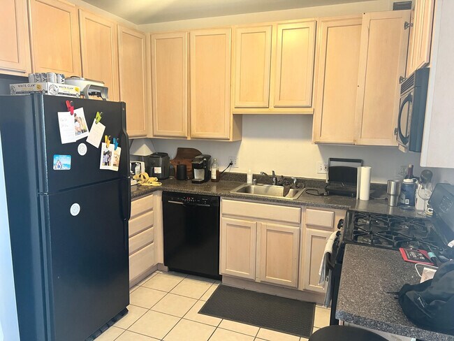 Building Photo - 600 N Dearborn St