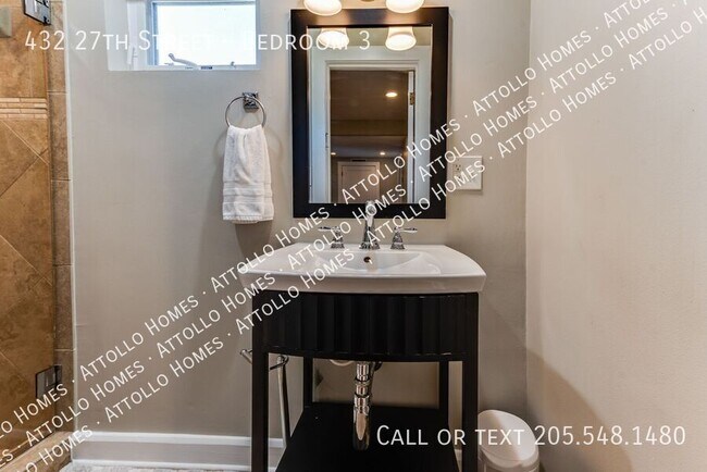 Building Photo - 432 27th St