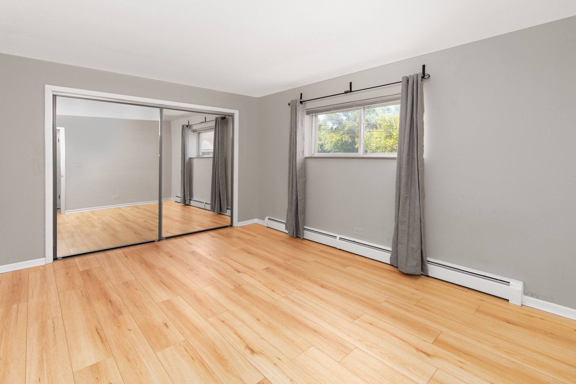 Building Photo - 1041 N Northwest Hwy