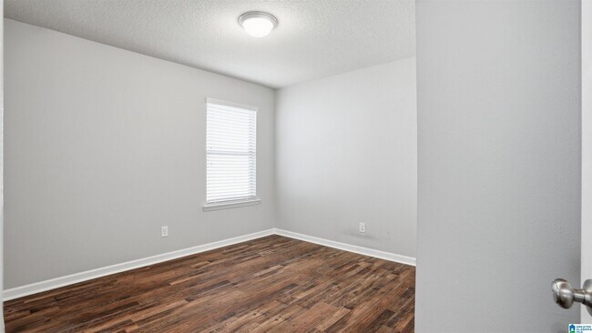 Building Photo - 3821 Kendall Brook Dr