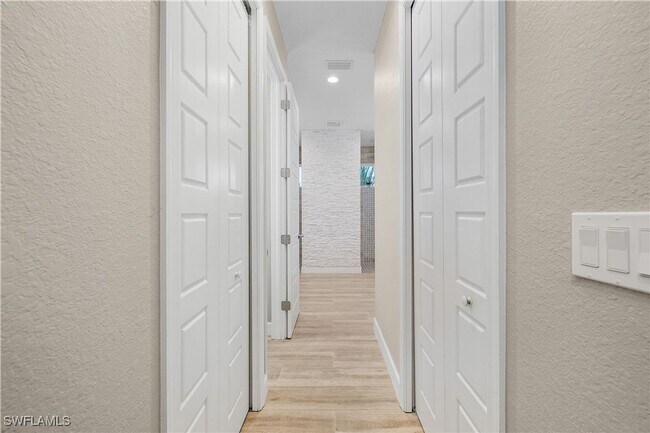 Building Photo - 2525 SW 27th Pl