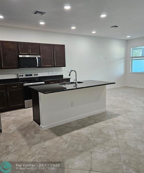 Building Photo - 5300 Thatcher Ct